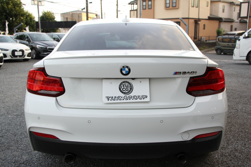 BMW 2シリーズ M240i ｸｰﾍﾟ後期 B58新ｴﾝｼﾞﾝ 直6ﾀｰﾎﾞ340馬力 ﾋｰﾀｰ赤革 追従ACC LEDﾍｯﾄﾞﾗｲﾄ LEDﾃｰﾙ ｱﾀﾞﾌﾟﾃｨﾌﾞMｻｽ 専用ﾌﾞﾚｰｷ ﾀｯﾁ画面HDDﾅﾋﾞPｱｼｽﾄ ﾊﾟﾄﾞﾙｼﾌﾄ 8速AT 衝突軽減ﾌﾞﾚｰｷ 車線逸脱警告 歩行者警告 2
