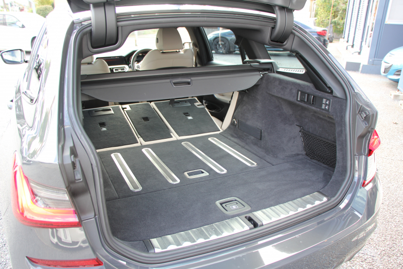 BMW 3シリーズ 320d Xdrive ﾂｰﾘﾝｸﾞMｽﾎﾟｰﾂ ﾃﾞﾋﾞｭｰ&ｲﾉﾍﾞｰｼｮﾝ&ｺﾝﾌｫｰﾄP individualｶﾗｰ ﾚｰｻﾞｰﾗｲﾄ ﾋｰﾀｰ付ｵｲｽﾀｰﾚｻﾞｰ HUD ｼﾞｪｽﾁｬｰC 渋滞ﾊﾝｽﾞｵﾌ ｱｯﾌﾟﾙｶｰﾌﾟﾚｲ ﾀｯﾁ画面HDDﾅﾋﾞBMWﾗｲﾌﾞｺｯｸﾋﾟｯﾄﾞﾜｲﾔﾚｽ充電 電動ﾄﾗﾝｸ 追従ACC 2年保証