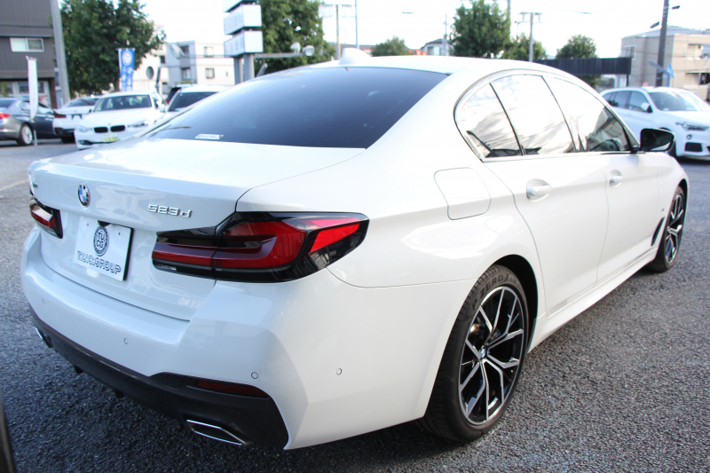 BMW 5シリーズ 523d Xdrive Mｽﾎﾟｰﾂ 後期 4WD ﾋｰﾀｰ黒革 渋滞ﾊﾝｽﾞｵﾌ LEDﾍｯﾄﾞﾗｲﾄ ｵｰﾄﾊｲﾋﾞｰﾑ 360度ｶﾒﾗ BMWﾗｲﾌﾞｺｯｸﾋﾟｯﾄ ｱﾀﾞﾌﾟﾃｨﾌﾞｻｽ ﾀｯﾁ画面HDDﾅﾋﾞTV ｱｯﾌﾟﾙｶｰﾌﾟﾚｲ 追従ACC HUD 電動ﾄﾗﾝｸ 2年保証