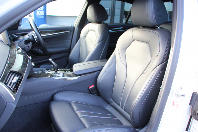 BMW 5シリーズ 523d Xdrive Mｽﾎﾟｰﾂ 後期 4WD ﾋｰﾀｰ黒革 渋滞ﾊﾝｽﾞｵﾌ LEDﾍｯﾄﾞﾗｲﾄ ｵｰﾄﾊｲﾋﾞｰﾑ 360度ｶﾒﾗ BMWﾗｲﾌﾞｺｯｸﾋﾟｯﾄ ｱﾀﾞﾌﾟﾃｨﾌﾞｻｽ ﾀｯﾁ画面HDDﾅﾋﾞTV ｱｯﾌﾟﾙｶｰﾌﾟﾚｲ 追従ACC HUD 電動ﾄﾗﾝｸ 2年保証