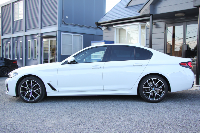 BMW 5シリーズ 523d Xdrive Mｽﾎﾟｰﾂ 後期 4WD ﾋｰﾀｰ黒革 渋滞ﾊﾝｽﾞｵﾌ LEDﾍｯﾄﾞﾗｲﾄ ｵｰﾄﾊｲﾋﾞｰﾑ 360度ｶﾒﾗ BMWﾗｲﾌﾞｺｯｸﾋﾟｯﾄ ｱﾀﾞﾌﾟﾃｨﾌﾞｻｽ ﾀｯﾁ画面HDDﾅﾋﾞTV ｱｯﾌﾟﾙｶｰﾌﾟﾚｲ 追従ACC HUD 電動ﾄﾗﾝｸ 2年保証