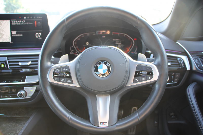 BMW 5シリーズ 523d Xdrive Mｽﾎﾟｰﾂ 後期 4WD ﾋｰﾀｰ黒革 渋滞ﾊﾝｽﾞｵﾌ LEDﾍｯﾄﾞﾗｲﾄ ｵｰﾄﾊｲﾋﾞｰﾑ 360度ｶﾒﾗ BMWﾗｲﾌﾞｺｯｸﾋﾟｯﾄ ｱﾀﾞﾌﾟﾃｨﾌﾞｻｽ ﾀｯﾁ画面HDDﾅﾋﾞTV ｱｯﾌﾟﾙｶｰﾌﾟﾚｲ 追従ACC HUD 電動ﾄﾗﾝｸ 2年保証