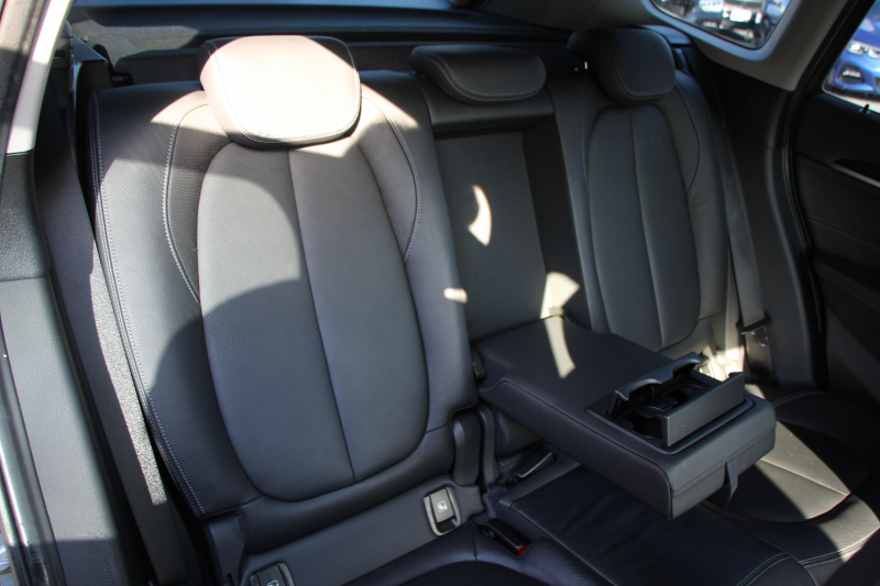 BMW X1 Xdrive18d Xﾗｲﾝ ﾊｲﾗｲﾝ ｱﾄﾞﾊﾞﾝｽﾄﾞｱｸﾃｨﾌﾞｾｰﾌﾃｨP ｺﾝﾌｫｰﾄP 追従ACC HUD ﾋｰﾀｰ黒革 電動ｼｰﾄ LEDﾍｯﾄﾞﾗｲﾄ ﾀｯﾁ画面対応HDDﾅﾋﾞBluetooth接続 Bｶﾒﾗ 電動ﾄﾗﾝｸ 衝突軽減ﾌﾞﾚｰｷ 車線逸脱警告 歩行者警告 Pｱｼｽﾄ 2年保証