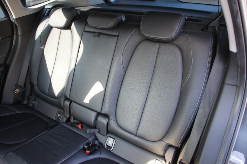 BMW X1 Xdrive18d Xﾗｲﾝ ﾊｲﾗｲﾝ ｱﾄﾞﾊﾞﾝｽﾄﾞｱｸﾃｨﾌﾞｾｰﾌﾃｨP ｺﾝﾌｫｰﾄP 追従ACC HUD ﾋｰﾀｰ黒革 電動ｼｰﾄ LEDﾍｯﾄﾞﾗｲﾄ ﾀｯﾁ画面対応HDDﾅﾋﾞBluetooth接続 Bｶﾒﾗ 電動ﾄﾗﾝｸ 衝突軽減ﾌﾞﾚｰｷ 車線逸脱警告 歩行者警告 Pｱｼｽﾄ 2年保証