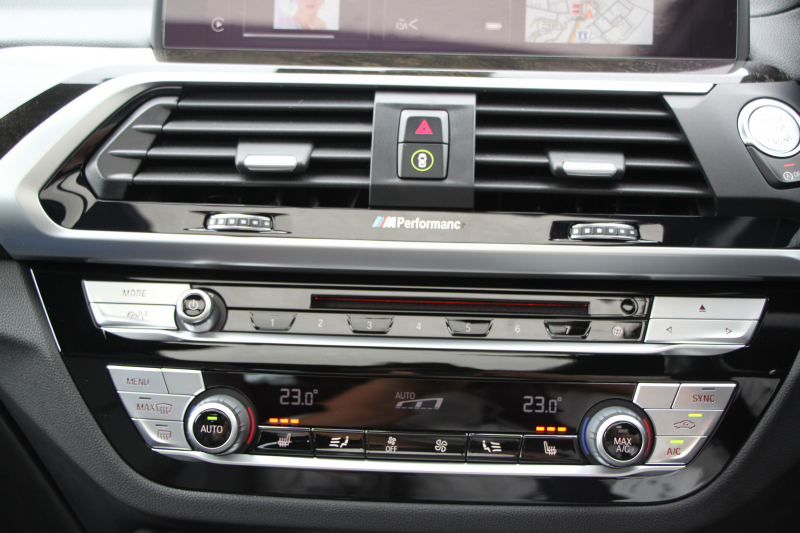 BMW X4 Xdrive30i Mｽﾎﾟｰﾂ ｾﾚｸﾄ&ｲﾉﾍﾞｰｼｮﾝP ﾊﾟﾉﾗﾏｻﾝﾙｰﾌ 全席ﾋｰﾀｰ黒革 ﾊｰﾏﾝｶｰﾄﾞﾝｻｳﾝﾄﾞｼﾞｪｽﾁｬｰC ﾃﾞｨｽﾌﾟﾚｲｷｰ ﾏｸｽﾄﾝﾃﾞｻﾞｲﾝｽﾎﾟｲﾗｰ ｱｯﾌﾟﾙｶｰﾌﾟﾚｲ 追従ACC HUD ﾀｯﾁ画面HDDﾅﾋﾞ360度ｶﾒﾗ LEDﾍｯﾄﾞﾗｲﾄ 電動ﾄﾗﾝｸ 2年保証