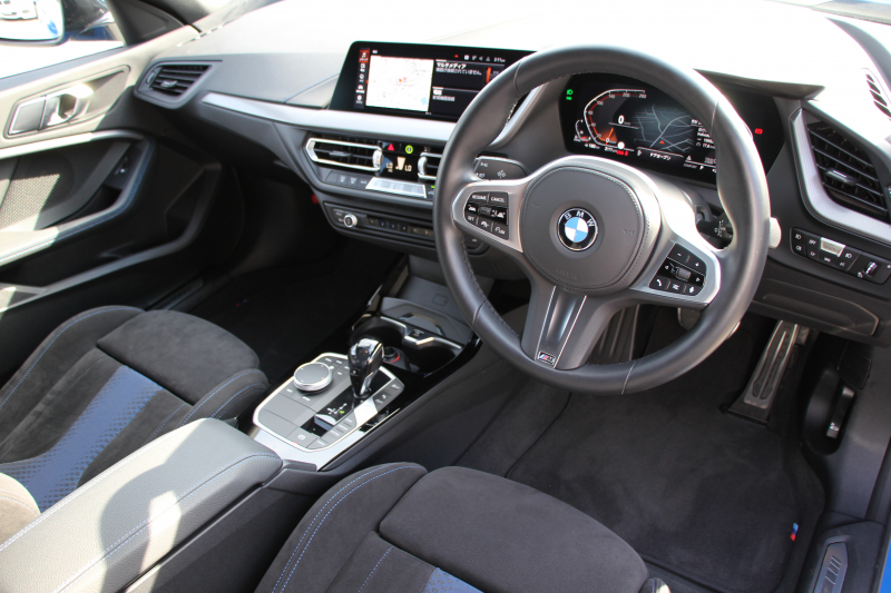 BMW 1シリーズ 118d Mｽﾎﾟｰﾂ MｽﾎﾟｰﾂﾌﾟﾗｽP ｺﾝﾌｫｰﾄP 1ｵｰﾅ Mｽﾎﾟｰﾂｼｰﾄ Mｼｰﾄﾍﾞﾙﾄ Mﾘｱｽﾎﾟｲﾗｰ Mｽﾎﾟｰﾂﾌﾞﾚｰｷ 専用18AW 追従ACC ｱｯﾌﾟﾙｶｰﾌﾟﾚｲ idriveﾅﾋﾞｹﾞｰｼｮﾝP BMWﾗｲﾌﾞｺｯｸﾋﾟｯﾄﾞAI音声会話 電動ﾄﾗﾝｸ 後退ｱｼｽﾄ 2年保証