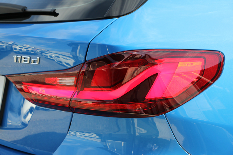 BMW 1シリーズ 118d Mｽﾎﾟｰﾂ MｽﾎﾟｰﾂﾌﾟﾗｽP ｺﾝﾌｫｰﾄP 1ｵｰﾅ Mｽﾎﾟｰﾂｼｰﾄ Mｼｰﾄﾍﾞﾙﾄ Mﾘｱｽﾎﾟｲﾗｰ Mｽﾎﾟｰﾂﾌﾞﾚｰｷ 専用18AW 追従ACC ｱｯﾌﾟﾙｶｰﾌﾟﾚｲ idriveﾅﾋﾞｹﾞｰｼｮﾝP BMWﾗｲﾌﾞｺｯｸﾋﾟｯﾄﾞAI音声会話 電動ﾄﾗﾝｸ 後退ｱｼｽﾄ 2年保証