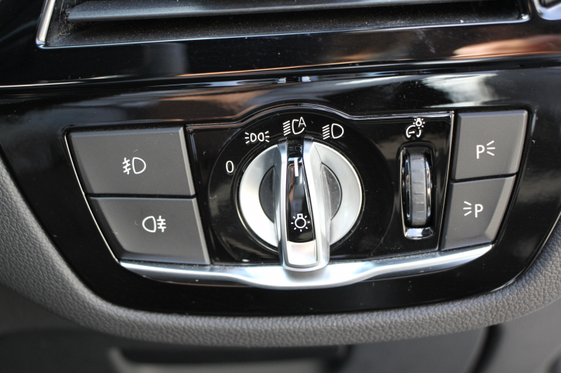 BMW 5シリーズ 523d Mｽﾎﾟｰﾂ ﾊｲﾗｲﾝ ﾃﾞﾋﾞｭｰP 1ｵﾅ 全席ﾋｰﾀｰ黒革 ｿﾌﾄｸﾛｰｽﾞﾄﾞｱ HUD ｼﾞｪｽﾁｬｰC LEDﾍｯﾄﾞﾗｲﾄ ｵｰﾄﾊｲﾋﾞｰﾑ 追従ACC 液晶ﾒｰﾀｰ ﾀｯﾁ画面HDDﾅﾋﾞTV 360度ｶﾒﾗ 電動ﾄﾗﾝｸ 19AW 専用ｴｱﾛ ｽﾏｰﾄｷｰ 2年保証
