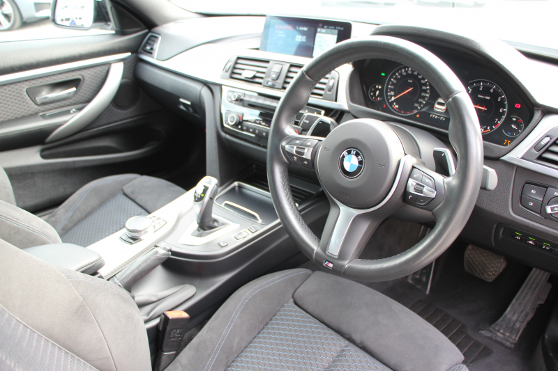 BMW 4シリーズ 420i ｸｰﾍﾟMｽﾎﾟｰﾂ 後期 1ｵｰﾅ LEDﾍｯﾄﾞﾗｲﾄ LEDﾃｰﾙ 追従ACC HDDﾅﾋﾞﾌﾙｾｸﾞTV 液晶ﾒｰﾀｰ 衝突軽減ﾌﾞﾚｰｷ 車線逸脱警告 歩行者警告 ﾚｰﾝﾁｪﾝｼﾞ警告 Bluetooth接続 専用ｴｱﾛ ﾊﾟﾄﾞﾙｼﾌﾄ 2年保証