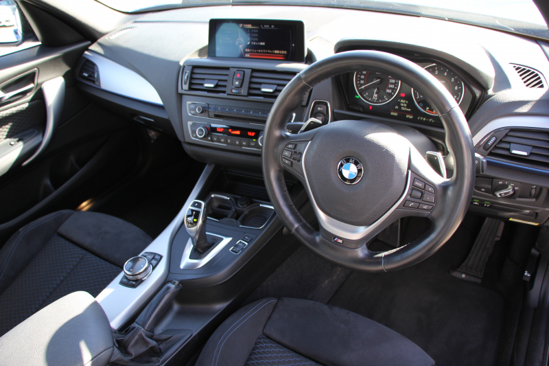 BMW 1シリーズ M135i 直6ﾀｰﾎﾞ320馬力 ﾅｶﾞﾎﾘﾚｰｼﾝｸﾞﾁｬｰｼﾞﾊﾟｲﾌﾟ衝突軽減ﾌﾞﾚｰｷ 車線逸脱警告 歩行者警告 ﾌﾞﾚｰｷ付ｸﾙｺﾝ ﾌﾙｾｸﾞTV Bｶﾒﾗ ｱﾀﾞﾌﾟﾃｨﾌﾞMｻｽ ﾀｯﾁﾊﾟｯﾄﾞ対応HDDﾅﾋﾞ専用ｴｱﾛ 18AW&ﾌﾞﾚｰｷ 左右独立ｵｰﾄｴｱｺﾝ ﾊﾟﾄﾞﾙｼﾌﾄ 2年保証