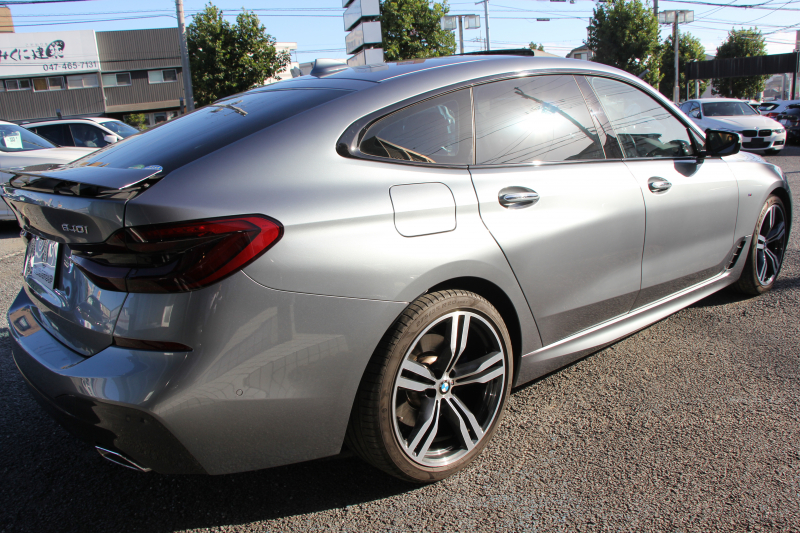 BMW 6シリーズ 640i Xdrive ｸﾞﾗﾝﾂｰﾘｽﾓ Mｽﾎﾟｰﾂ ｲﾉﾍﾞｰｼｮﾝP ｺﾝﾌｫｰﾄP 4WD ﾘｱｴﾝﾀｰﾃｲﾒﾝﾄ 後席ﾓﾆﾀｰ 直6ﾀｰﾎﾞ340馬力 ﾊﾟﾉﾗﾏｻﾝR ｺﾝﾌｫｰﾄｼｰﾄ ﾍﾞﾝﾁﾚｰｼｮﾝ 全席ﾋｰﾀｰ茶革 全ﾄﾞｱｿﾌﾄｸﾛｰｽﾞﾃﾞｨｽﾌﾟﾚｲｷｰ ｼﾞｪｽﾁｬｰC 360度ｶﾒﾗ 追従ACC HUD 2年保証