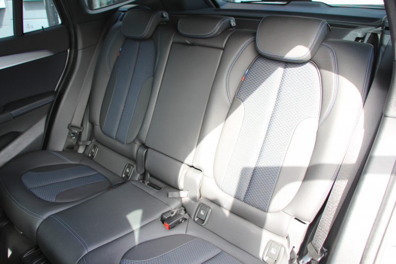 BMW X1 Xdrive18d Mｽﾎﾟｰﾂ 後期 1ｵﾅ 追従ACC LEDﾍｯﾄﾞﾗｲﾄ LEDﾃｰﾙ ﾀｯﾁﾊﾟﾈﾙ対応HDDﾅﾋﾞﾌﾙｾｸﾞTV HDMI入力端子 新ﾒｰﾀｰ Bluetooth接続 Pｱｼｽﾄ 電動ﾄﾗﾝｸ 衝突軽減ﾌﾞﾚｰｷ 車線逸脱警告 歩行者警告 専用ｴｱﾛ 2年保証