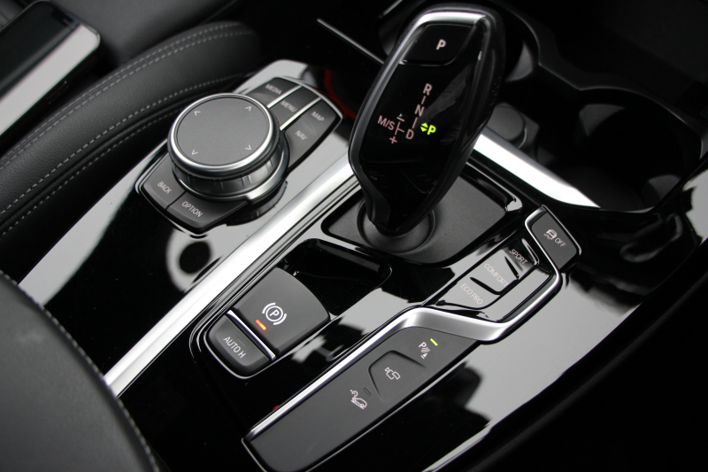 BMW X3 Xdrive20d Mｽﾎﾟｰﾂ ﾊｲﾗｲﾝ 中期 新型式3DA-UZ20 全席ﾋｰﾀｰ黒革 BMWﾗｲﾌﾞｺｯｸﾋﾟｯﾄﾞ変更後ﾀｯﾁ画面HDDﾅﾋﾞTV ｱｯﾌﾟﾙｶｰﾌﾟﾚｲ HUD 360度ｶﾒﾗ 追従ACC ﾘｱｼｰﾄ可倒調整 ｱﾝﾋﾞｴﾝﾄﾗｲﾄ 電動ﾄﾗﾝｸ 2年保証