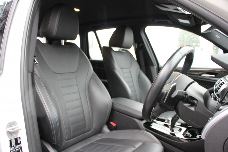 BMW X3 Xdrive20d Mｽﾎﾟｰﾂ ﾊｲﾗｲﾝ 中期 新型式3DA-UZ20 全席ﾋｰﾀｰ黒革 BMWﾗｲﾌﾞｺｯｸﾋﾟｯﾄﾞ変更後ﾀｯﾁ画面HDDﾅﾋﾞTV ｱｯﾌﾟﾙｶｰﾌﾟﾚｲ HUD 360度ｶﾒﾗ 追従ACC ﾘｱｼｰﾄ可倒調整 ｱﾝﾋﾞｴﾝﾄﾗｲﾄ 電動ﾄﾗﾝｸ 2年保証