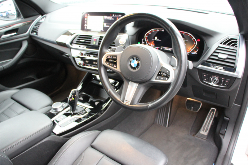 BMW X3 Xdrive20d Mｽﾎﾟｰﾂ ﾊｲﾗｲﾝ 中期 新型式3DA-UZ20 全席ﾋｰﾀｰ黒革 BMWﾗｲﾌﾞｺｯｸﾋﾟｯﾄﾞ変更後ﾀｯﾁ画面HDDﾅﾋﾞTV ｱｯﾌﾟﾙｶｰﾌﾟﾚｲ HUD 360度ｶﾒﾗ 追従ACC ﾘｱｼｰﾄ可倒調整 ｱﾝﾋﾞｴﾝﾄﾗｲﾄ 電動ﾄﾗﾝｸ 2年保証