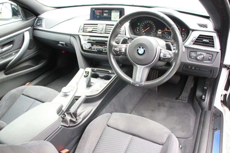 BMW 4シリーズ 420i ｸｰﾍﾟMｽﾎﾟｰﾂ 後期 1ｵｰﾅ LEDﾍｯﾄﾞﾗｲﾄ LEDﾃｰﾙ ｼｰﾄﾋｰﾀｰ 追従ACC HDDﾅﾋﾞﾌﾙｾｸﾞTV 液晶ﾒｰﾀｰ 衝突軽減ﾌﾞﾚｰｷ 車線逸脱警告 歩行者警告 ﾚｰﾝﾁｪﾝｼﾞ警告 Bluetooth接続 専用ｴｱﾛ ﾊﾟﾄﾞﾙｼﾌﾄ 2年保証