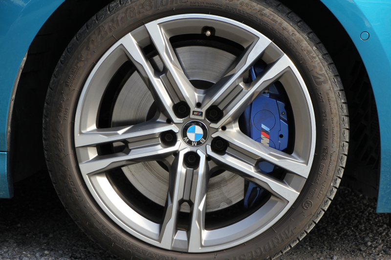 BMW 2シリーズ M235i Xdrive ｸﾞﾗﾝｸｰﾍﾟﾃﾞﾋﾞｭｰP 4WD 306馬力 ｱﾀﾞﾌﾟﾃｨﾌﾞMｻｽ Mｽﾎﾟｰﾂｼｰﾄ Mｼｰﾄﾍﾞﾙﾄ Mｽﾎﾟｰﾂﾌﾞﾚｰｷ 追従ACC 後退ｱｼｽﾄ LEDﾍｯﾄﾞﾗｲﾄ 専用18AW Applecarplay対応 HDDﾅﾋﾞPｱｼｽﾄ BMWﾗｲﾌﾞｺｯｸﾋﾟｯﾄ 2年保証