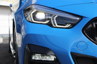 BMW 2シリーズ 218d ｸﾞﾗﾝｸｰﾍﾟMｽﾎﾟｰﾂ 本革仕様 ﾋｰﾀｰ黒革 電動ｼｰﾄ ﾅﾋﾞｹﾞｰｼｮﾝP BMWﾗｲﾌﾞｺｯｸﾋﾟｯﾄ ｱｯﾌﾟﾙｶｰﾌﾟﾚｲ AI音声会話 置くだけ充電 後退ｱｼｽﾄ 追従ACC LEDﾍｯﾄﾞﾗｲﾄ 専用ｴｱﾛ 18AW 8速AT ｽﾏｰﾄｷｰ 2.0Lﾃﾞｨｰｾﾞﾙﾀｰﾎﾞ 2年保証