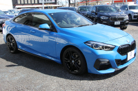 BMW 2シリーズ 218d ｸﾞﾗﾝｸｰﾍﾟMｽﾎﾟｰﾂ 本革仕様 ﾋｰﾀｰ黒革 電動ｼｰﾄ ﾅﾋﾞｹﾞｰｼｮﾝP BMWﾗｲﾌﾞｺｯｸﾋﾟｯﾄ ｱｯﾌﾟﾙｶｰﾌﾟﾚｲ AI音声会話 置くだけ充電 後退ｱｼｽﾄ 追従ACC LEDﾍｯﾄﾞﾗｲﾄ 専用ｴｱﾛ 18AW 8速AT ｽﾏｰﾄｷｰ 2.0Lﾃﾞｨｰｾﾞﾙﾀｰﾎﾞ 2年保証