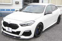 BMW 2シリーズ M235i ｸﾞﾗﾝｸｰﾍﾟXdrive 4WD 1ｵｰﾅ 本革仕様 ﾋｰﾀｰ黒革 Mｽﾎﾟｰﾂｼｰﾄ 306馬力 Eibach車高調 BBS18AW 3Ddesign&ﾏｯｸｽﾄﾝﾃﾞｻﾞｲﾝｴｱﾛ Mｼｰﾄﾍﾞﾙﾄ 追従ACC 後退ｱｼｽﾄ ﾗｲﾌﾞｺｯｸﾋﾟｯﾄ ｱｯﾌﾟﾙｶｰﾌﾟﾚｲ 置くだけ充電 LEDﾍｯﾄﾞﾗｲﾄ 2年保証