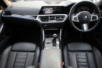 BMW 3シリーズ 320i Mｽﾎﾟｰﾂ ｺﾝﾌｫｰﾄ&ﾃﾞﾋﾞｭｰP 真珠色 ｻﾝﾙｰﾌ ﾋｰﾀｰ黒革 ｵﾌﾟｼｮﾝ19AW LEDﾍｯﾄﾞﾗｲﾄ DｱｼｽﾄPRO 追従ACC ｽﾃｱﾘﾝｸﾞ&ﾚｰﾝｱｼｽﾄ BMWﾗｲﾌﾞｺｯｸﾋﾟｯﾄ 電動ﾄﾗﾝｸ ｱｯﾌﾟﾙｶｰﾌﾟﾚｲ HDDﾅﾋﾞﾜｲﾔﾚｽ充電 Hifiｽﾋﾟｰｶｰ 2年保証