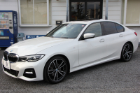 BMW 3シリーズ 320i Mｽﾎﾟｰﾂ ｺﾝﾌｫｰﾄ&ﾃﾞﾋﾞｭｰP 真珠色 ｻﾝﾙｰﾌ ﾋｰﾀｰ黒革 ｵﾌﾟｼｮﾝ19AW LEDﾍｯﾄﾞﾗｲﾄ DｱｼｽﾄPRO 追従ACC ｽﾃｱﾘﾝｸﾞ&ﾚｰﾝｱｼｽﾄ BMWﾗｲﾌﾞｺｯｸﾋﾟｯﾄ 電動ﾄﾗﾝｸ ｱｯﾌﾟﾙｶｰﾌﾟﾚｲ HDDﾅﾋﾞﾜｲﾔﾚｽ充電 Hifiｽﾋﾟｰｶｰ 2年保証