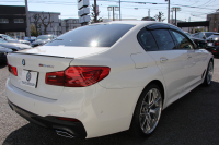 BMW 5シリーズ 540i Mｽﾎﾟｰﾂ 走行6000km 直6ﾀｰﾎﾞ340馬力 ｺﾝﾌｫｰﾄ&ｲﾉﾍﾞｰｼｮﾝP 全ﾋｰﾀｰ黒革 ﾏｯｻｰｼﾞﾍﾞﾝﾁﾚｰﾀｰ ﾃﾞｨｽﾌﾟﾚｲｷｰ&ﾘﾓｰﾄﾊﾟｰｷﾝｸﾞｼﾞｪｽﾁｬｰC 置くだけ充電 液晶ﾒｰﾀｰ HUD 追ACC LEDﾍｯﾄﾞﾗｲﾄ ﾀｯﾁ画面ﾅﾋﾞTV 2年保証
