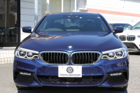 BMW 5シリーズ 530i Mｽﾎﾟｰﾂ 型式変更後ﾓﾃﾞﾙ 高出力 252馬力 新液晶ﾒｰﾀｰ 全ﾋｰﾀｰ黒革 追従ACC HUD ｽﾃｱﾘﾝｸﾞｻﾎﾟｰﾄ ﾀｯﾁ画面ﾅﾋﾞTV 360度ﾊﾟﾉﾗﾏｶﾒﾗ ｱｸﾃｨﾌﾞPDC緊急ﾌﾞﾚｰｷ LEDﾍｯﾄﾞﾗｲﾄ ｵｰﾄﾊｲﾋﾞｰﾑ 電動ﾄﾗﾝｸ 2年保証