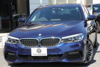 BMW 5シリーズ 530i Mｽﾎﾟｰﾂ 型式変更後ﾓﾃﾞﾙ 高出力 252馬力 新液晶ﾒｰﾀｰ 全ﾋｰﾀｰ黒革 追従ACC HUD ｽﾃｱﾘﾝｸﾞｻﾎﾟｰﾄ ﾀｯﾁ画面ﾅﾋﾞTV 360度ﾊﾟﾉﾗﾏｶﾒﾗ ｱｸﾃｨﾌﾞPDC緊急ﾌﾞﾚｰｷ LEDﾍｯﾄﾞﾗｲﾄ ｵｰﾄﾊｲﾋﾞｰﾑ 電動ﾄﾗﾝｸ 2年保証