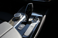 BMW 5シリーズ 530i Mｽﾎﾟｰﾂ 型式変更後ﾓﾃﾞﾙ 高出力 252馬力 新液晶ﾒｰﾀｰ 全ﾋｰﾀｰ黒革 追従ACC HUD ｽﾃｱﾘﾝｸﾞｻﾎﾟｰﾄ ﾀｯﾁ画面ﾅﾋﾞTV 360度ﾊﾟﾉﾗﾏｶﾒﾗ ｱｸﾃｨﾌﾞPDC緊急ﾌﾞﾚｰｷ LEDﾍｯﾄﾞﾗｲﾄ ｵｰﾄﾊｲﾋﾞｰﾑ 電動ﾄﾗﾝｸ 2年保証