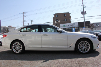 BMW 5シリーズ 530i ﾗｸﾞｼﾞｭｱﾘｰ ｲﾉﾍﾞｰｼｮﾝP 1ｵｰﾅ 真珠色 HUD ﾃﾞｨｽﾌﾟﾚｲｷｰ ﾘﾓｰﾄﾊﾟｰｷﾝｸﾞｼﾞｪｽﾁｬｰC 全ﾋｰﾀｰ黒革 追従ACC ｽﾃｱﾘﾝｸﾞｻﾎﾟｰﾄ LEDﾍｯﾄﾞﾗｲﾄ ｵｰﾄﾊｲﾋﾞｰﾑ ﾀｯﾁ画面HDDﾅﾋﾞTV 360度ｶﾒﾗ 電動ﾄﾗﾝｸ PDC緊急ﾌﾞﾚｰｷ 2年保証