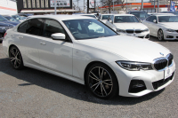 BMW 3シリーズ 320i Mｽﾎﾟｰﾂ ﾊｲﾗｲﾝ ｺﾝﾌｫｰﾄP 1ｵｰﾅ ﾋｰﾀｰ黒革 ﾗﾝﾊﾞｰｻﾎﾟｰﾄ ｵﾌﾟｼｮﾝ19AW 電動ﾄﾗﾝｸ Hifiｽﾋﾟｰｶｰ HUD 真珠色 BMWﾗｲﾌﾞｺｯｸﾋﾟｯﾄ 置くだけ充電 LEDﾍｯﾄﾞﾗｲﾄ ｱﾝﾋﾞｴﾝﾄﾗｲﾄ 追従ACC ｽﾃｱﾘﾝｸﾞｻﾎﾟｰﾄ ｱｯﾌﾟﾙｶｰﾌﾟﾚｲ ﾀｯﾁ画面ﾅﾋﾞ2年保証