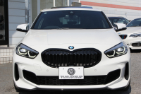 BMW 1シリーズ M135i Xdrive ﾃﾞﾋﾞｭｰP 4WD ﾊﾟﾉﾗﾏｻﾝﾙｰﾌ ﾋｰﾀｰ黒革 Mｽﾎﾟｰﾂｼｰﾄ ｵﾌﾟｼｮﾝ18AW 306馬力 ｱﾀﾞﾌﾟﾃｨﾌﾞｻｽ Mｼｰﾄﾍﾞﾙﾄ ｺﾝﾌｫｰﾄP ﾗｲﾌﾞｺｯｸﾋﾟｯﾄ 追ACC 電動ﾄﾗﾝｸ ｱｯﾌﾟﾙｶｰﾌﾟﾚｲ 純正ﾅﾋﾞPｱｼｽﾄ LEDﾍｯﾄﾞﾗｲﾄ 衝突軽減ﾌﾞﾚｰｷ 2年保証