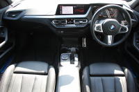 BMW 1シリーズ M135i Xdrive ﾃﾞﾋﾞｭｰP 4WD ﾊﾟﾉﾗﾏｻﾝﾙｰﾌ ﾋｰﾀｰ黒革 Mｽﾎﾟｰﾂｼｰﾄ ｵﾌﾟｼｮﾝ18AW 306馬力 ｱﾀﾞﾌﾟﾃｨﾌﾞｻｽ Mｼｰﾄﾍﾞﾙﾄ ｺﾝﾌｫｰﾄP ﾗｲﾌﾞｺｯｸﾋﾟｯﾄ 追ACC 電動ﾄﾗﾝｸ ｱｯﾌﾟﾙｶｰﾌﾟﾚｲ 純正ﾅﾋﾞPｱｼｽﾄ LEDﾍｯﾄﾞﾗｲﾄ 衝突軽減ﾌﾞﾚｰｷ 2年保証