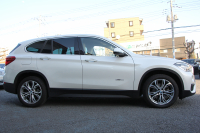 BMW X1 Sdrive18i ﾌｧｯｼｮﾆｽﾀ 限定車 真珠色 追従ACC ﾍﾞｰｼﾞｭ革 ｼｰﾄﾋｰﾀｰ 専用18AW Pｱｼｽﾄ ｺﾝﾌｫｰﾄP 電動ﾄﾗﾝｸ ｳｯﾄﾞﾊﾟﾈﾙ LEDﾍｯﾄﾞﾗｲﾄ HDDﾅﾋﾞBluetooth接続 ｽﾏｰﾄｷｰ ｽﾗｲﾃﾞｨﾝｸﾞﾘｱｼｰﾄ&ﾊﾞｯｸﾚｽﾄﾘﾘｰｽ 2年保証