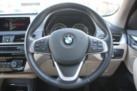 BMW X1 Sdrive18i ﾌｧｯｼｮﾆｽﾀ 限定車 真珠色 追従ACC ﾍﾞｰｼﾞｭ革 ｼｰﾄﾋｰﾀｰ 専用18AW Pｱｼｽﾄ ｺﾝﾌｫｰﾄP 電動ﾄﾗﾝｸ ｳｯﾄﾞﾊﾟﾈﾙ LEDﾍｯﾄﾞﾗｲﾄ HDDﾅﾋﾞBluetooth接続 ｽﾏｰﾄｷｰ ｽﾗｲﾃﾞｨﾝｸﾞﾘｱｼｰﾄ&ﾊﾞｯｸﾚｽﾄﾘﾘｰｽ 2年保証