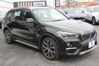 BMW X1 X1 Xdrive25i Xﾗｲﾝ ﾊｲﾗｲﾝ 4WD 希少色 高出力231馬力 ﾋｰﾀｰ黒革 電動ｼｰﾄ&ﾒﾓﾘｰ 追従ACC LEDﾍｯﾄﾞﾗｲﾄ 電動ﾄﾗﾝｸ ｽﾏｰﾄｷｰ Pｱｼｽﾄ ｵﾌﾟｼｮﾝ19AW 衝突軽減ﾌﾞﾚｰｷ 車線逸脱警告 歩行者警告 2年保証