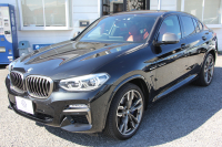 BMW X4 M40i 4WD 直6ﾀｰﾎﾞ360馬力 individual赤×黒ﾚｻﾞｰ 全席ﾋｰﾀｰ 可変ｻｽ 専用ﾃﾞﾌ&21AW LEDﾍｯﾄﾞﾗｲﾄ ｵｰﾄﾊｲﾋﾞｰﾑ 追従ACC ｽﾃｱﾘﾝｸﾞｻﾎﾟｰﾄ HUD 置くだけ充電 Pｱｼｽﾄﾌﾟﾗｽ 360度ｶﾒﾗ 2年保証