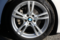 BMW 3シリーズ 320d Mｽﾎﾟｰﾂ 後期 新ｴﾝｼﾞﾝ ｻﾝﾙｰﾌ ｼｰﾄﾋｰﾀｰ ﾀｯﾁ画面HDDﾅﾋﾞMﾊﾟﾌｫｰﾏﾝｽﾌﾛﾝﾄｽﾎﾟｲﾗｰ ﾄﾗﾝｸｽﾎﾟｲﾗｰ LEDﾍｯﾄﾞﾗｲﾄ 追従ACC ﾚｰﾝﾁｪﾝｼﾞ警告 衝突軽減ﾌﾞﾚｰｷ 車線逸脱警告 歩行者警告 2年保証