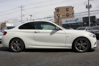 BMW 2シリーズ M235i ｸｰﾍﾟ1ｵｰﾅ Mﾊﾟﾌｫｰﾏﾝｽﾏﾌﾗｰ 3Dﾃﾞｻﾞｲﾝﾌﾛﾝﾄｽﾎﾟｲﾗｰ 直6ﾀｰﾎﾞ326馬力 可変Mｻｽ 専用ﾌﾞﾚｰｷ 18AW 衝突軽減ﾌﾞﾚｰｷ 車線逸脱警告 歩行者警告 ﾌﾞﾚｰｷ付ｸﾙｺﾝ Bｶﾒﾗ HDDﾅﾋﾞBluetooth接続 ｽﾏｰﾄｷｰ ﾊﾟﾄﾞﾙｼﾌﾄ 8速AT ECOPROﾓｰﾄﾞ2年保証