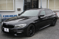 BMW 5シリーズ 523d ｴﾃﾞｨｼｮﾝﾐｯｼｮﾝｲﾝﾎﾟｯｼﾌﾞﾙ 特別仕様車 HUD ﾊｰﾏﾝｶｰﾄﾞﾝ 専用ﾌﾞﾗｯｸAW 追従ACC ｽﾃｱﾘﾝｸﾞｻﾎﾟｰﾄ LEDﾍｯﾄﾞﾗｲﾄ ｵｰﾄﾊｲﾋﾞｰﾑ ﾀｯﾁ画面HDDﾅﾋﾞTV 360度ﾊﾟﾉﾗﾏｶﾒﾗ Pｱｼｽﾄﾌﾟﾗｽ 電動ﾄﾗﾝｸ ｽﾏｰﾄｷｰ 2年保証