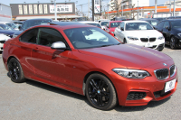 BMW 2シリーズ M240i ｸｰﾍﾟ後期 ｻﾝﾙｰﾌ ﾋｰﾀｰ黒革 340馬力 直6ﾀｰﾎﾞ可変Mｻｽﾍﾟﾝｼｮﾝ LEDﾍｯﾄﾞﾗｲﾄ&LEDﾃｰﾙ 追従ACC ﾀｯﾁ画面HDDﾅﾋﾞPｱｼｽﾄ Bｶﾒﾗ 衝突軽減ﾌﾞﾚｰｷ 車線逸脱警告 歩行者警告 ﾊﾟﾄﾞﾙｼﾌﾄ ｽﾏｰﾄｷｰ 専用ｴｱﾛ 18AW 2年保証