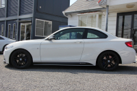 BMW 2シリーズ M240i ｸｰﾍﾟ後期 Mﾊﾟﾌｫｰﾏﾝｽｴｱﾛ仕様 ﾌﾛﾝﾄ&ｻｲﾄﾞｽﾎﾟｲﾗｰ ﾘｱﾃﾞｨﾌｭｰｻﾞｰ ｶｰﾎﾞﾝｲﾝﾃﾘｱ 直6ﾀｰﾎﾞ340馬力 可変Mｻｽ ｼﾞｪｯﾄﾌﾞﾗｯｸ18AW LEDﾍｯﾄﾞﾗｲﾄ&ﾃｰﾙ ﾀｯﾁﾊﾟﾈﾙ対応ﾅﾋﾞ新ﾙｰﾑﾐﾗｰ 追従ACC 衝突軽減ﾌﾞﾚｰｷ ｼｰﾄﾋｰﾀｰ 2年保証