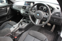 BMW 2シリーズ M240i ｸｰﾍﾟ後期 Mﾊﾟﾌｫｰﾏﾝｽｴｱﾛ仕様 ﾌﾛﾝﾄ&ｻｲﾄﾞｽﾎﾟｲﾗｰ ﾘｱﾃﾞｨﾌｭｰｻﾞｰ ｶｰﾎﾞﾝｲﾝﾃﾘｱ 直6ﾀｰﾎﾞ340馬力 可変Mｻｽ ｼﾞｪｯﾄﾌﾞﾗｯｸ18AW LEDﾍｯﾄﾞﾗｲﾄ&ﾃｰﾙ ﾀｯﾁﾊﾟﾈﾙ対応ﾅﾋﾞ新ﾙｰﾑﾐﾗｰ 追従ACC 衝突軽減ﾌﾞﾚｰｷ ｼｰﾄﾋｰﾀｰ 2年保証