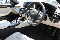 BMW 5シリーズ 540i Xdrive Mｽﾎﾟｰﾂ 4WD 1ｵｰﾅ ｻﾝﾙｰﾌ ﾅｲﾄﾋﾞｼﾞｮﾝ 直6ﾀｰﾎﾞ340馬力 DDCｻｽ ｺﾝﾌｫｰﾄ&ｲﾉﾍﾞｰｼｮﾝP ｱｲﾎﾞﾘｰﾚｻﾞｰ 全ﾋｰﾀｰ ﾏｯｻｰｼﾞﾍﾞﾝﾁﾚｰﾀｰ ﾃﾞｨｽﾌﾟﾚｲｷｰ ﾘﾓｰﾄP ﾊｰﾏﾝｶｰﾄﾞﾝ 液晶ﾒｰﾀｰ HUD 追ACC LED/H ﾀｯﾁ画面ﾅﾋﾞ2年保証