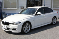 BMW 3シリーズ 320i Mｽﾎﾟｰﾂ 後期LCI 変更後新ｴﾝｼﾞﾝ ﾚﾑｽﾏﾌﾗｰ LEDﾍｯﾄﾞﾗｲﾄ&ﾃｰﾙ 追従ACC 衝突軽減ﾌﾞﾚｰｷ 車線逸脱警告 歩行者警告 ﾀｯﾁﾊﾟｯﾄﾞ対応HDDﾅﾋﾞBｶﾒﾗ ｽﾏｰﾄｷｰ Bluetooth接続 ﾊﾟﾄﾞﾙｼﾌﾄ 2年保証