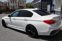 BMW 5シリーズ 530i Mｽﾎﾟｰﾂ 高出力 252馬力 3Dﾃﾞｻﾞｲﾝｴｱﾛ 液晶ﾒｰﾀｰ 全ﾋｰﾀｰ黒革 追従ACC HUD ｽﾃｱﾘﾝｸﾞｻﾎﾟｰﾄ ﾀｯﾁ画面ﾅﾋﾞTV 360度ﾊﾟﾉﾗﾏｶﾒﾗ ｱｸﾃｨﾌﾞPDC緊急ﾌﾞﾚｰｷ LEDﾍｯﾄﾞﾗｲﾄ ｵｰﾄﾊｲﾋﾞｰﾑ 電動ﾄﾗﾝｸ 2年保証