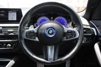 BMW 5シリーズ 530i Mｽﾎﾟｰﾂ 高出力 252馬力 3Dﾃﾞｻﾞｲﾝｴｱﾛ 液晶ﾒｰﾀｰ 全ﾋｰﾀｰ黒革 追従ACC HUD ｽﾃｱﾘﾝｸﾞｻﾎﾟｰﾄ ﾀｯﾁ画面ﾅﾋﾞTV 360度ﾊﾟﾉﾗﾏｶﾒﾗ ｱｸﾃｨﾌﾞPDC緊急ﾌﾞﾚｰｷ LEDﾍｯﾄﾞﾗｲﾄ ｵｰﾄﾊｲﾋﾞｰﾑ 電動ﾄﾗﾝｸ 2年保証