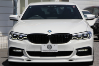 BMW 5シリーズ 530i Mｽﾎﾟｰﾂ 高出力 252馬力 3Dﾃﾞｻﾞｲﾝｴｱﾛ 液晶ﾒｰﾀｰ 全ﾋｰﾀｰ黒革 追従ACC HUD ｽﾃｱﾘﾝｸﾞｻﾎﾟｰﾄ ﾀｯﾁ画面ﾅﾋﾞTV 360度ﾊﾟﾉﾗﾏｶﾒﾗ ｱｸﾃｨﾌﾞPDC緊急ﾌﾞﾚｰｷ LEDﾍｯﾄﾞﾗｲﾄ ｵｰﾄﾊｲﾋﾞｰﾑ 電動ﾄﾗﾝｸ 2年保証