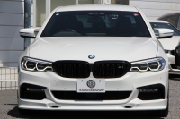 BMW 5シリーズ 530i Mｽﾎﾟｰﾂ 高出力 252馬力 3Dﾃﾞｻﾞｲﾝｴｱﾛ 液晶ﾒｰﾀｰ 全ﾋｰﾀｰ黒革 追従ACC HUD ｽﾃｱﾘﾝｸﾞｻﾎﾟｰﾄ ﾀｯﾁ画面ﾅﾋﾞTV 360度ﾊﾟﾉﾗﾏｶﾒﾗ ｱｸﾃｨﾌﾞPDC緊急ﾌﾞﾚｰｷ LEDﾍｯﾄﾞﾗｲﾄ ｵｰﾄﾊｲﾋﾞｰﾑ 電動ﾄﾗﾝｸ 2年保証